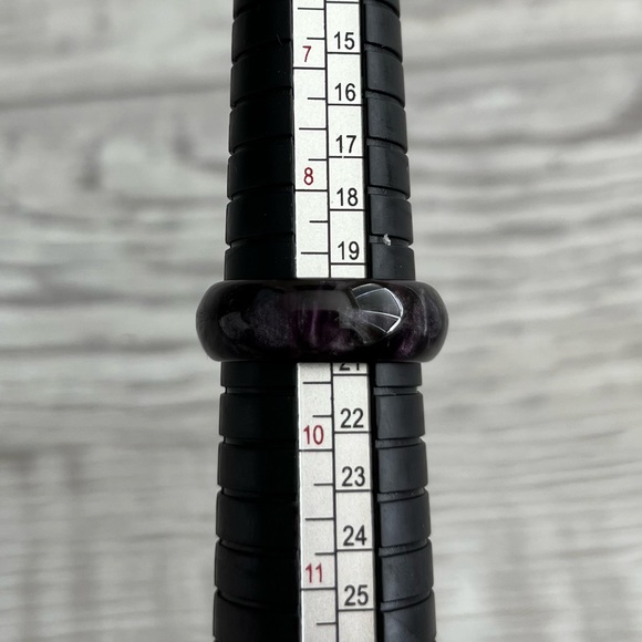 Purple Plastic Ring - Size 9 - Picture 5 of 5